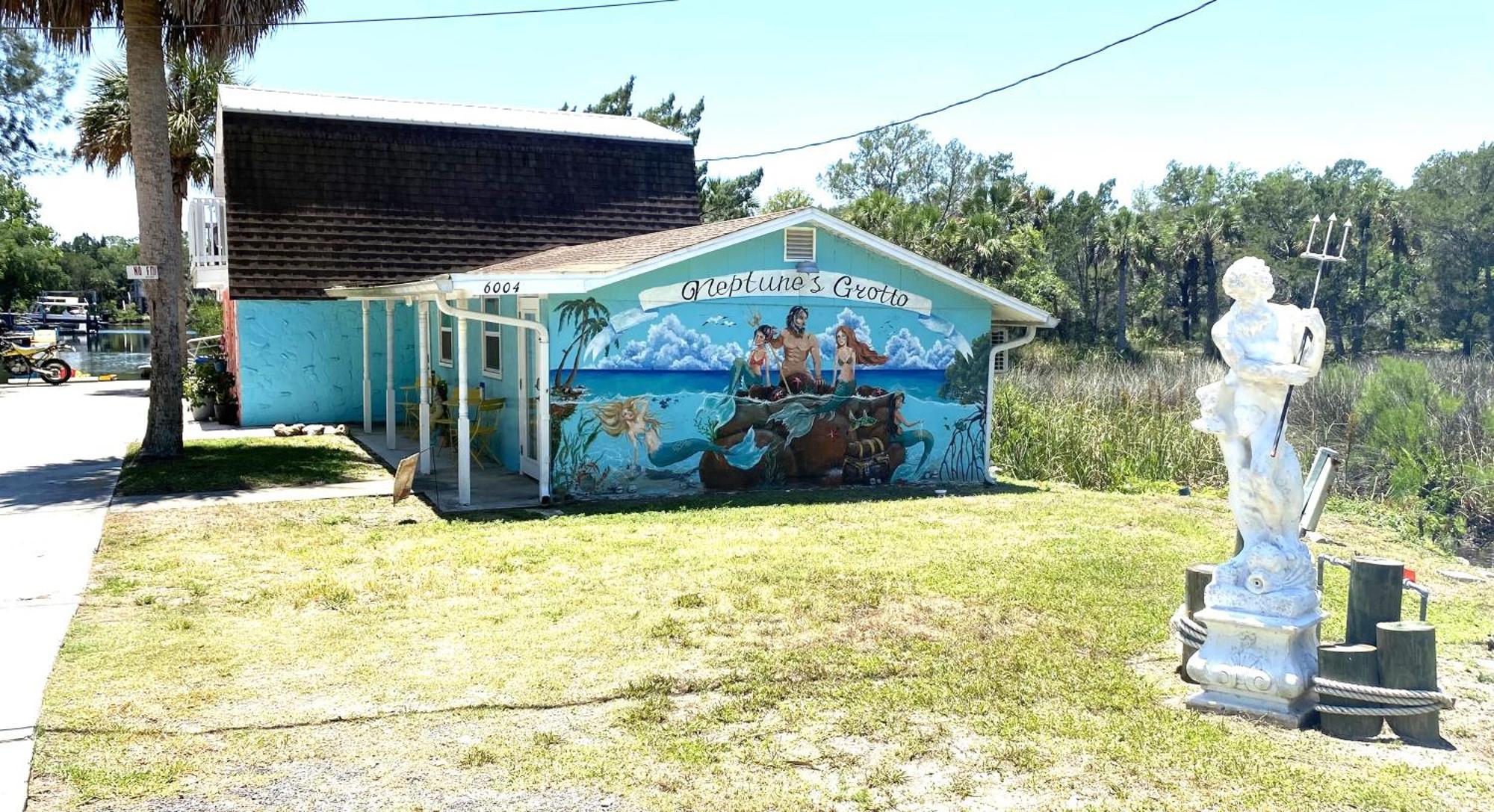 Neptune'S Grotto Old Florida Adventure Retreat Hotel Spring Hill Exterior photo